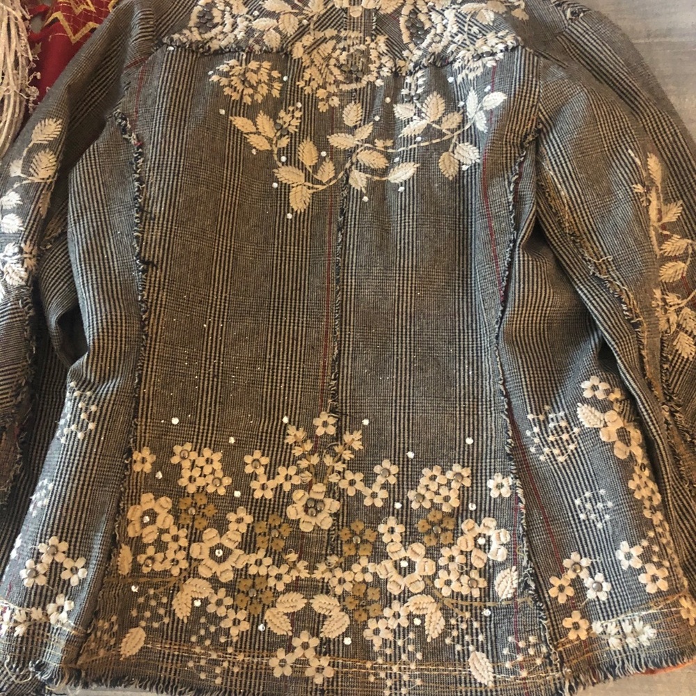 Embroidered jacket - Picture 4 of 4